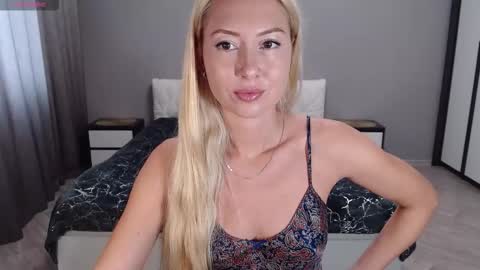 VictoriaTiger online show from 10/10/25, 10:25