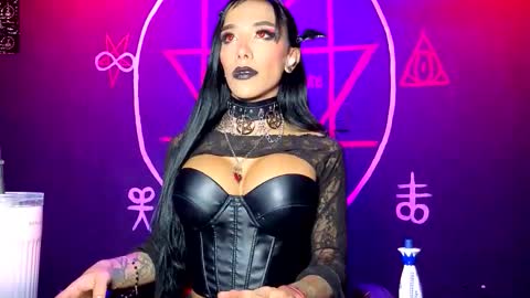 Victoria Vampire online show from 10/05/25, 07:50