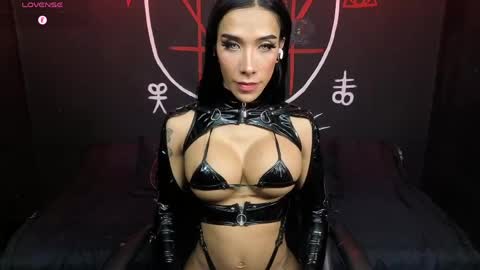 Victoria Vampire online show from 05/17/26, 10:50