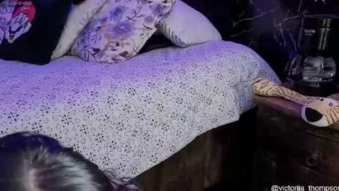 victoriia_thompson online show from 07/17/26, 08:14