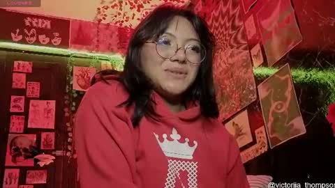 victoriia_thompson online show from 08/03/26, 09:04