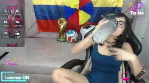 Live 1000pm 600am COLOMBIAN HOUR online show from 06/18/26, 08:36