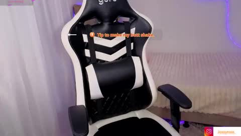 V  I C  T O R I A  online show from 12/18/25, 08:37