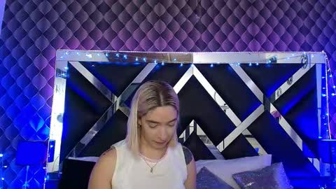 victtoria lee online show from 03/24/26, 07:19