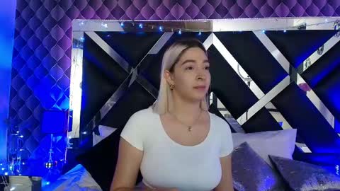 victtoria lee online show from 04/28/26, 07:08