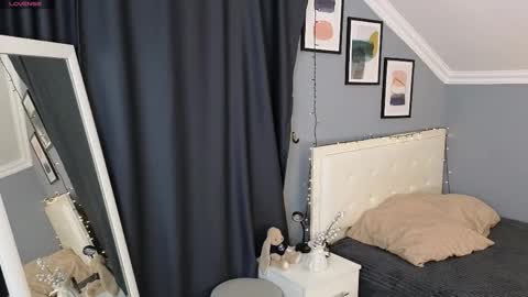 Eva online show from 03/27/26, 12:16