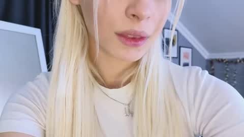 Eva online show from 04/14/26, 12:11