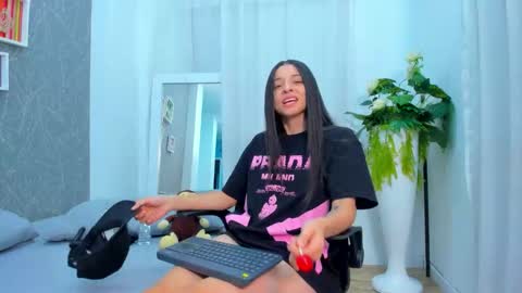 viictoriiasaenz online show from 02/17/26, 04:42