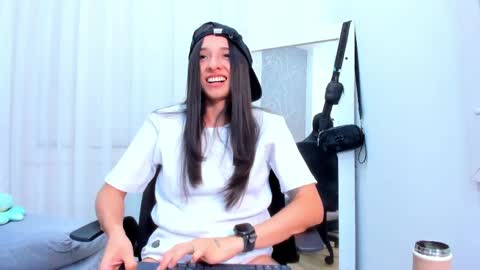 viictoriiasaenz online show from 04/11/26, 07:45