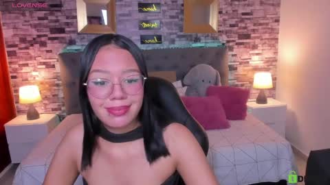 Violet online show from 04/21/26, 07:39