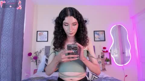 Violet online show from 03/18/26, 09:51