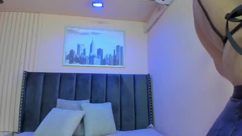 Viiolett online show from 03/12/25, 08:10