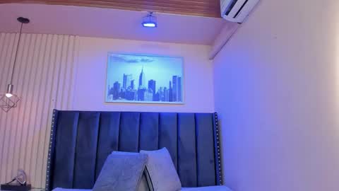 Viiolett online show from 10/23/25, 07:56