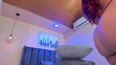 Viiolett online show from 12/19/25, 07:43