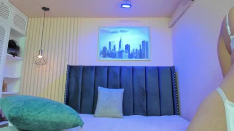 Viiolett online show from 02/26/26, 07:35