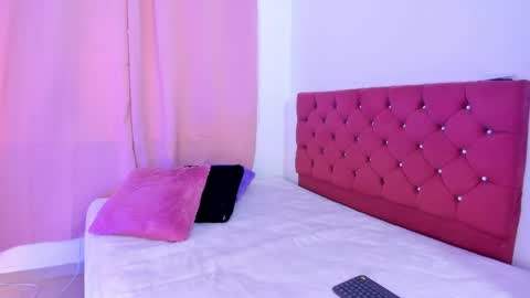 Violet online show from 05/08/26, 08:58