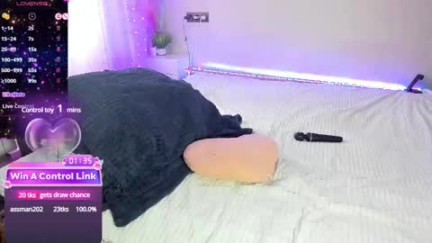 Snapshot of vik_and_love chatting on 01/20/25, 04:32 Vika online show from 01/20/25, 04:32