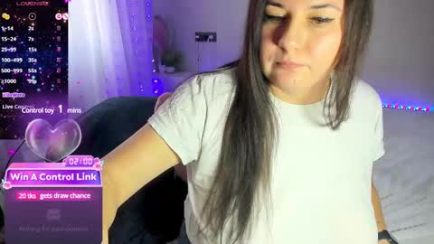 Snapshot of vik_and_love chatting on 01/21/25, 07:58 Vika online show from 01/21/25, 07:58