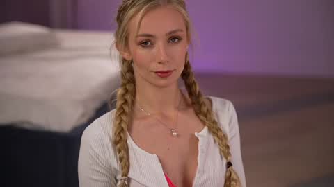 Snapshot of vika54784 chatting on 11/07/25, 03:39 vika54784 online show from 11/07/25, 03:39