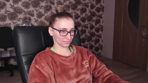 Vika online show from 12/08/24, 06:33