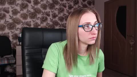 Vika online show from 12/17/24, 08:43