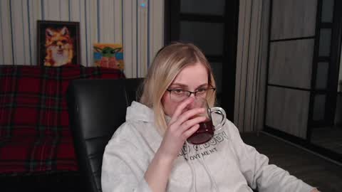 Vika online show from 03/31/26, 07:14