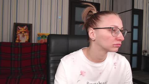 Vika online show from 04/14/26, 07:58