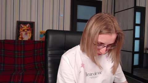 Vika online show from 04/15/26, 07:26