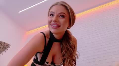 Snapshot of vikafever chatting on 12/04/25, 07:22 vikafever online show from 12/04/25, 07:22