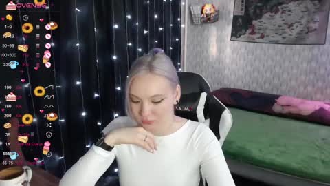 Snapshot of vikapowers chatting on 12/14/24, 06:13 vikapowers online show from 12/14/24, 06:13