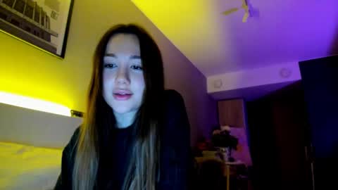 Vika   online show from 10/01/25, 09:32