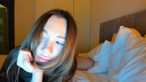 Vika   online show from 03/15/26, 01:11
