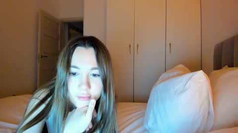 Vika   online show from 06/07/26, 10:02
