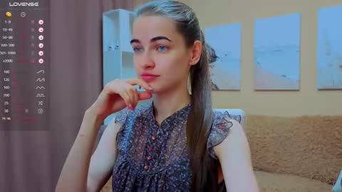 Snapshot of vikiberry chatting on 09/13/25, 10:37 vikiberry online show from 09/13/25, 10:37