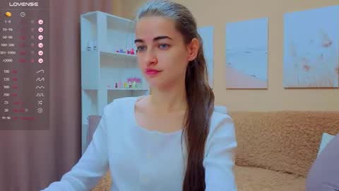 Snapshot of vikiberry chatting on 09/23/25, 10:29 vikiberry online show from 09/23/25, 10:29