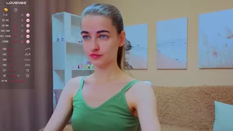 Snapshot of vikiberry chatting on 10/05/25, 10:13 vikiberry online show from 10/05/25, 10:13