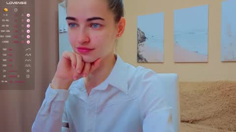 Snapshot of vikiberry chatting on 10/12/25, 04:22 vikiberry online show from 10/12/25, 04:22