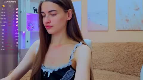 Snapshot of vikiberry chatting on 10/23/25, 10:36 vikiberry online show from 10/23/25, 10:36