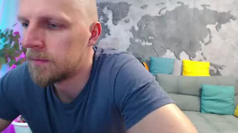 Snapshot of vikingchrisss chatting on 06/15/26, 10:06 vikingchrisss online show from 06/15/26, 10:06