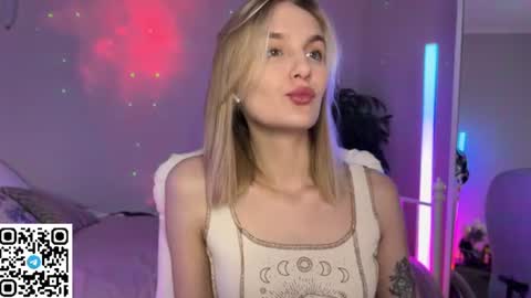 Snapshot of vikky_moon chatting on 07/02/26, 09:54 Vikky online show from 07/02/26, 09:54