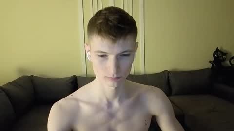 Max online show from 12/21/25, 06:48