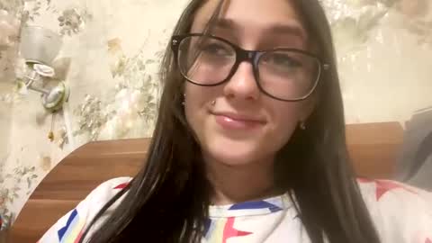 Snapshot of viktoria9898 chatting on 02/20/25, 10:37 Sweett online show from 02/20/25, 10:37