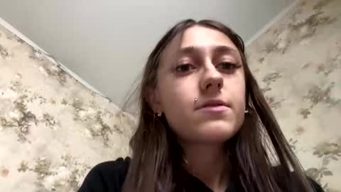 Snapshot of viktoria9898 chatting on 03/12/25, 10:48 Sweett online show from 03/12/25, 10:48