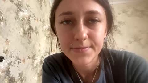 Snapshot of viktoria9898 chatting on 09/18/25, 11:45 Sweett online show from 09/18/25, 11:45