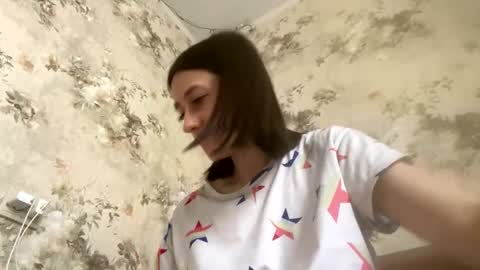 Snapshot of viktoria9898 chatting on 11/13/25, 11:20 Sweett online show from 11/13/25, 11:20