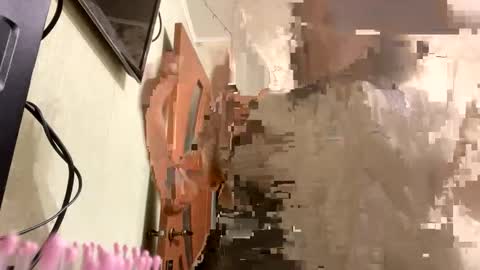 Snapshot of viktoria9898 chatting on 12/17/25, 12:22 Sweett online show from 12/17/25, 12:22