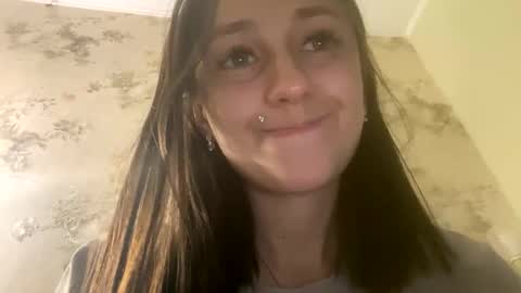 Snapshot of viktoria9898 chatting on 03/03/26, 01:34 Sweett online show from 03/03/26, 01:34