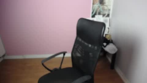 Snapshot of viktoria_lovely chatting on 12/17/24, 06:24 viktoria_lovely online show from 12/17/24, 06:24