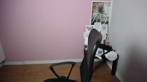 Snapshot of viktoria_lovely chatting on 12/28/24, 10:03 viktoria_lovely online show from 12/28/24, 10:03