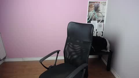 Snapshot of viktoria_lovely chatting on 02/11/25, 06:40 viktoria_lovely online show from 02/11/25, 06:40